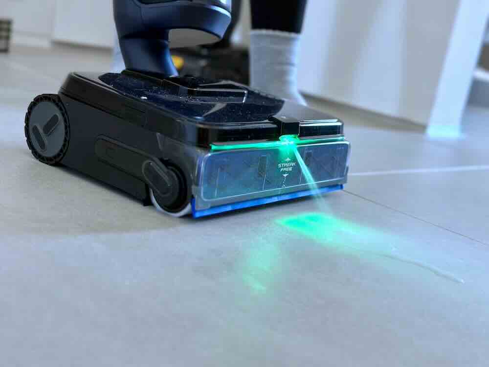 Vergleich: Tineco S7 Max Pro vs. S7 Stretch Steam Plus – Für wen eignet sich welches Modell wirklich? tineco s7 max pro spritzt mit hochdruck wasser