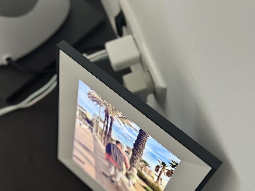 Aura Aspen Bilderrahmen im Test – meine Erfahrungen mit dem Premium-Fotorahmen touch bedienung bilderrahmen wischen tippen