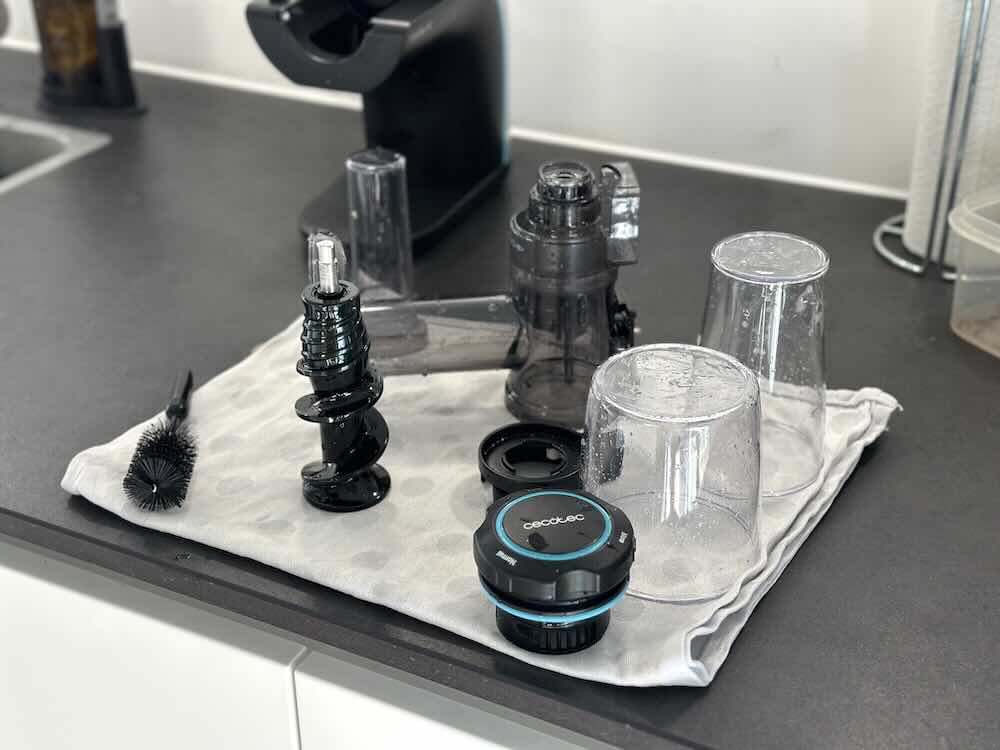 Einzelteile nach der Reinigung