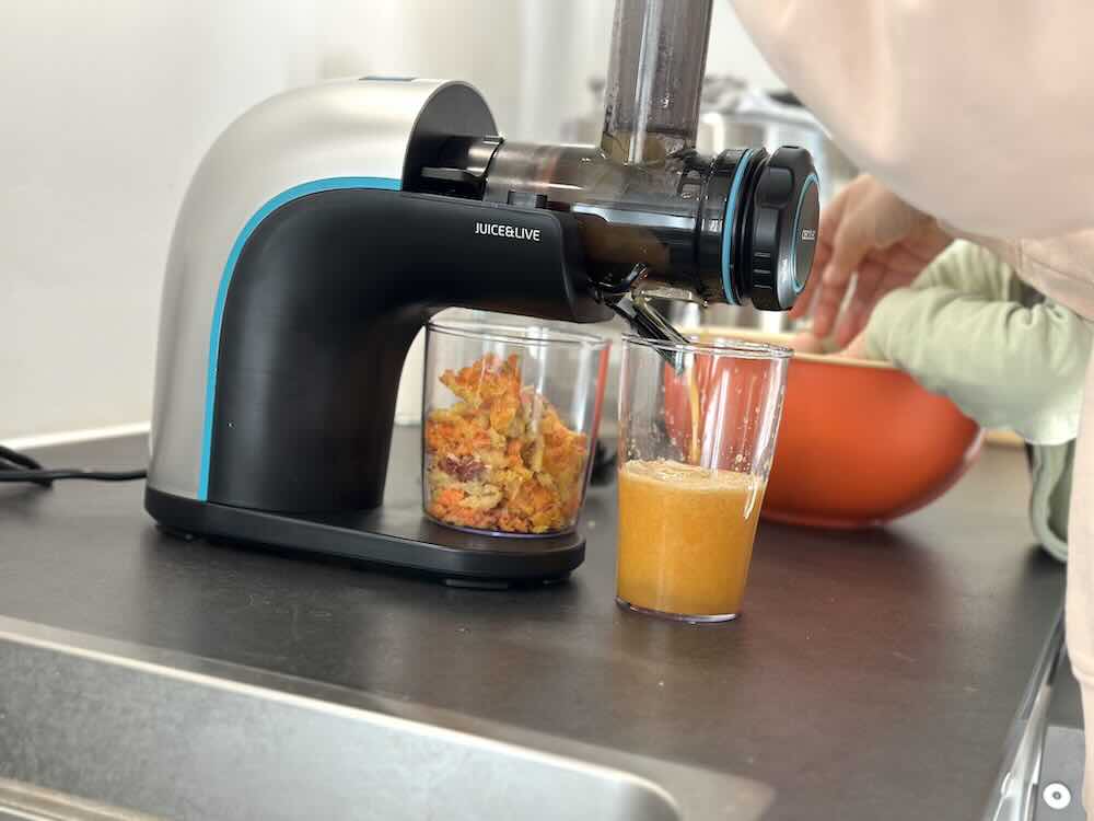 Saft und Trester von Cecotec Live Juice 2000