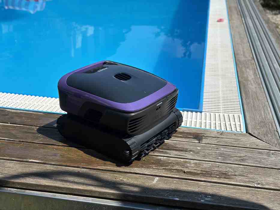 beatbot sora 70 poolrand draufsicht