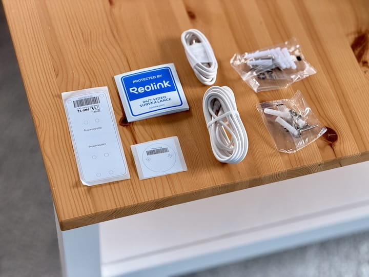 Kabel und Schrauben fuer die Monate